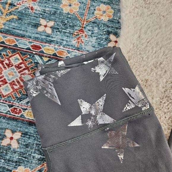 Aerie Gray Metallic Star Leggings Small - Picture 3 of 5